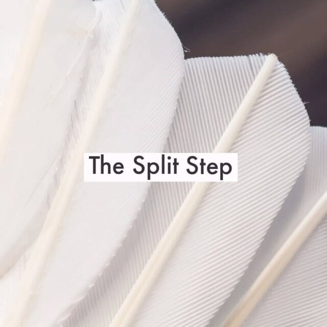 🏸The split step is one of the most important technical skills of badminton and the most important element of footwork 🏸

Check out www.shuttlesmash.com for more detailed badminton content!

❗Follow @shuttlesmash for more tips

@bwf.official
@badminton.ina
@oliverbadmintonuk
@yonex_badminton
@victoreurope

#badmintonlover #badminton🏸 #badmintontime #badmintonlife #badmintonday #badmintonclub #badmintonmalaysia #badmintontournament #badmintonworld #badmintonaddict #badmintonplayers #badmintonvideo #badmintonjapan #badmintontraining #badmintonshop #badmintonracket
#badmintonina #badmintonindonesia #badmintonplayer #badmintonlovers #badminton #badmintonindonesia #badmintonplayer #badmintonlovers #badmintonlover #badminton🏸 #badmintontime #badmintonlife #badmintonday #badmintonclub